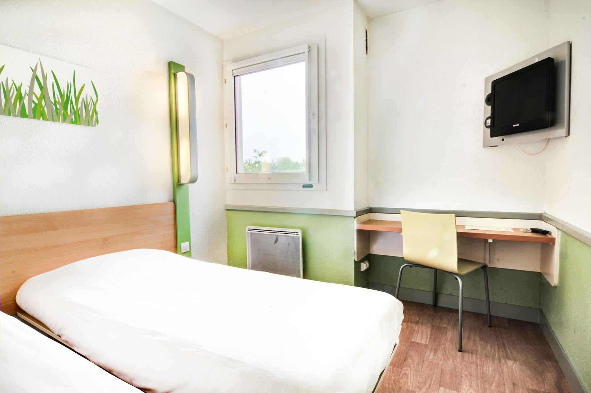 Ibis Budget Châteaudun Екстериор снимка