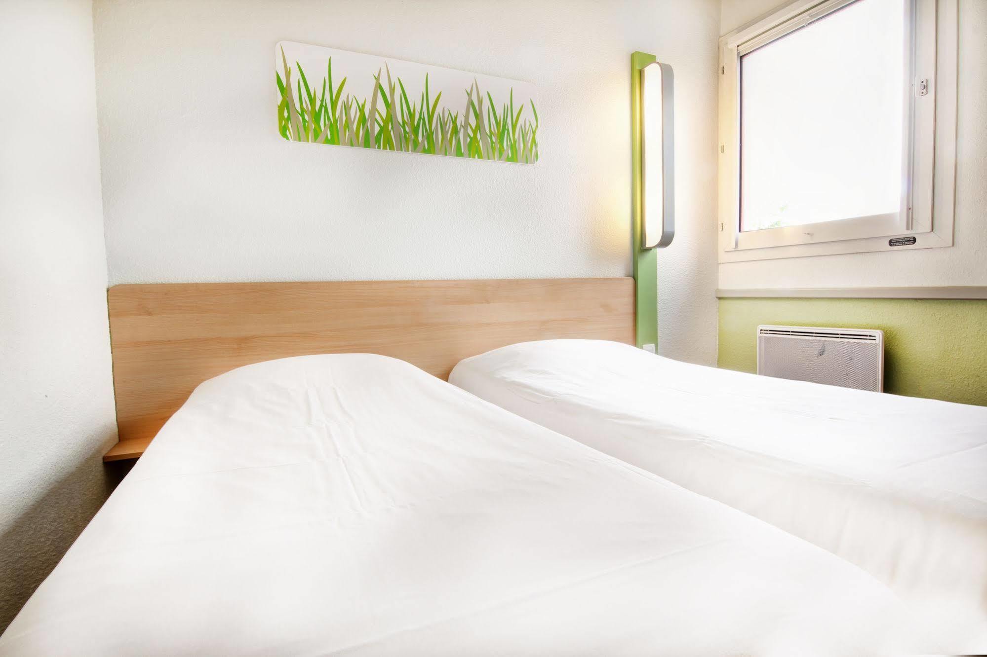 Ibis Budget Châteaudun Екстериор снимка