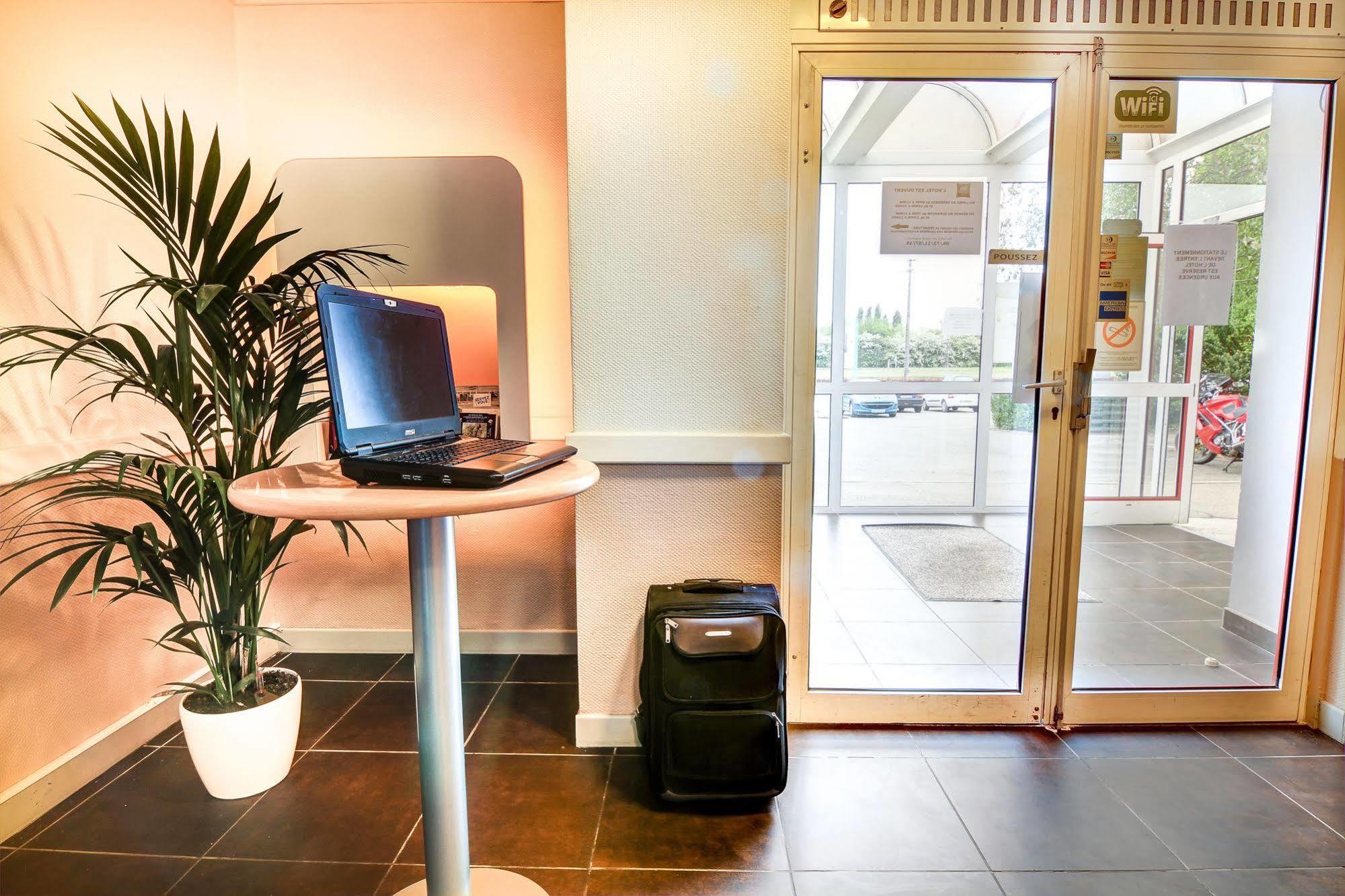 Ibis Budget Châteaudun Екстериор снимка