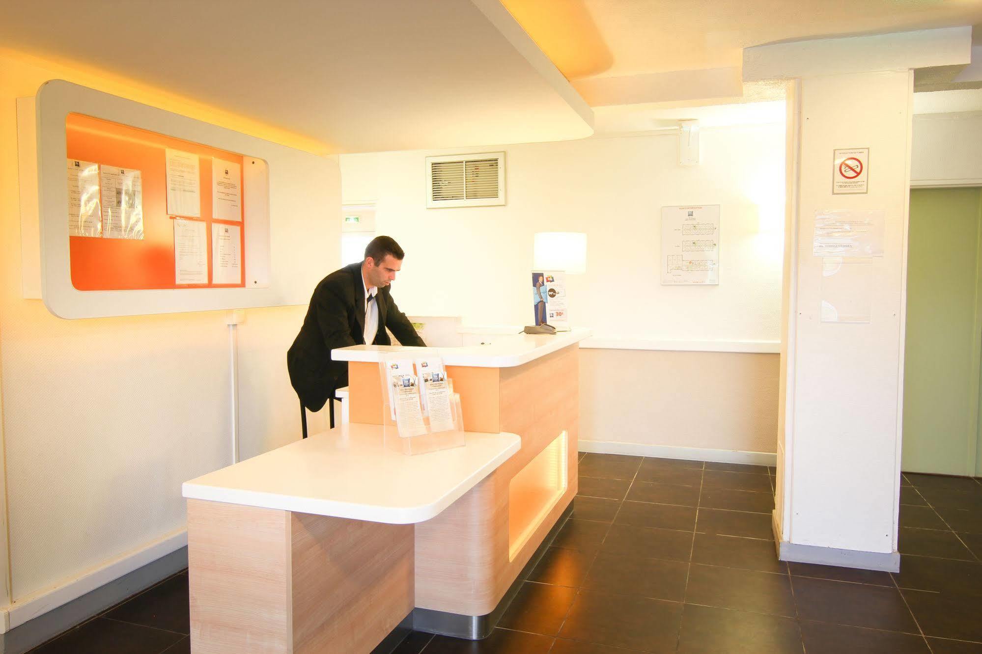 Ibis Budget Châteaudun Екстериор снимка